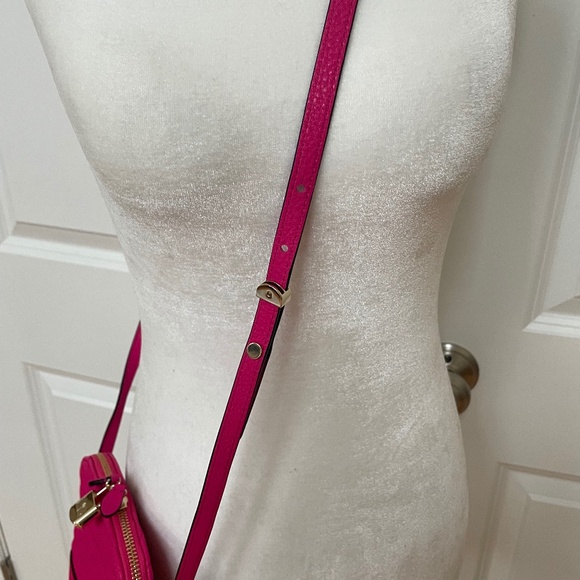 Fuchsia Thelma quilted pebbled-leather shoulder bag from SANDRO - Picture 12 of 15